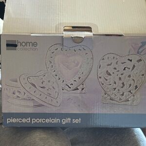 JCPenney Home Collection Heart Shaped 3 Pc Porcelain Gift Set. Frame, Vase, Dish
